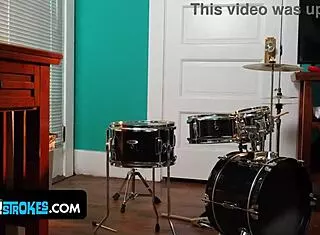 HOT STEP SISTERS GAL RITCHE FUCK STEP BROTHERS IN PARODY TRAILER!