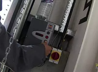 GARAGE GROUP SEX BLONDE MILFS HEELS DOGGY THICK FACIALS