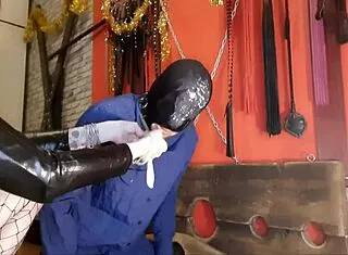 sperm games dominatrix dumps used condom cum over slave face
