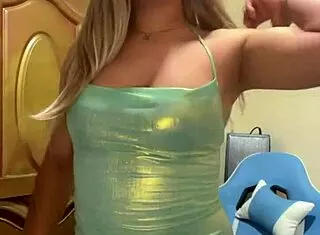 Rica transexual's tatuajes y leche explosion!