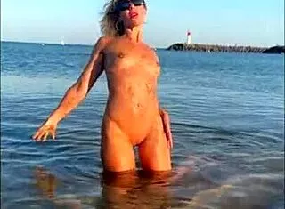 kleo furiosa catches chill beach mood perfectly