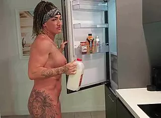 Milf Bodybuilder Bathed in Milk Deepthroats Rimjobs Squirts