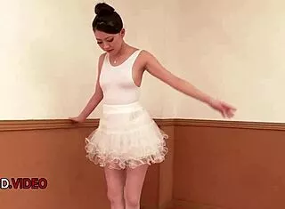 Kinky ballerina, you wrapping up that sexy jav fuck with a juicy creampie?