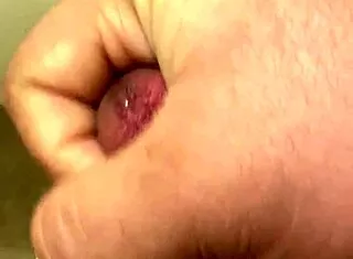 masturbating with a condom feels so good 😩💦 come watch me cum!