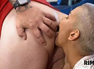 Chesty Stunner's Nice Anilingus Cheers Mechanic in Garage