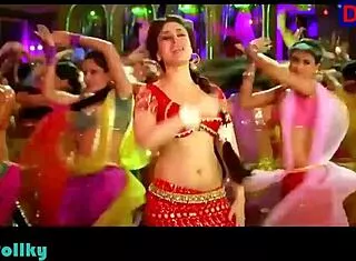 kareena's hottest navel tease with those big indian milf tits