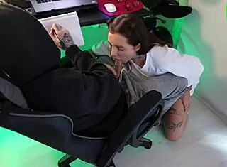 Sexy Stepsister Sabotages Trading Lessons