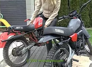 Revving Vintage 2-Stroke Dirtbikes with Hot Babes in Enduro Trailer!