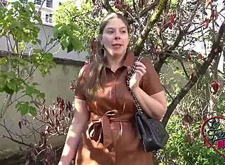 alice la bombe atomique fists two cocks at once