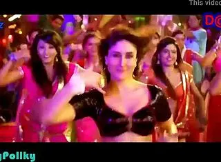 kareena's hottest navel tease with those big indian milf tits