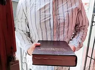 damn that big ass stepmom gets pounded hard by stepson real homemade fuck...