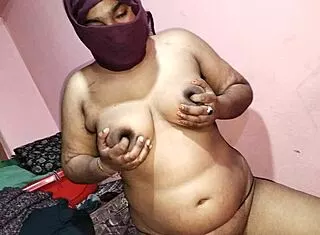 chachi teaches steamy sex lessons in hindi audio
