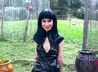 belle brune french slut stuffed full by two huge cocks mmf style