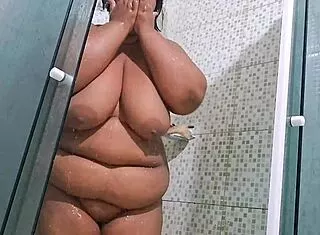 Neighbor's Massive Squirt Caught Bathing!