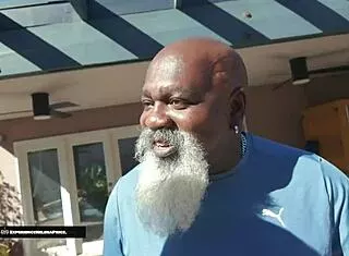 Experiencehelenaprice Plays Slutty Mermaid For Big Black Cock