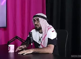 safada gets her pussy sucked by arab cock on bora cast... so sloppy! 😛🍆💦