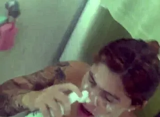 depois do banho filmado dei cuzinho de 4 pro safado exhibitionist anal flashing