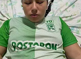 mi cuñada de medellín termina cogiendo conmigo en la cocina