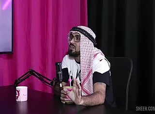 safada gets her pussy sucked by arab cock on bora cast... so sloppy! 😛🍆💦