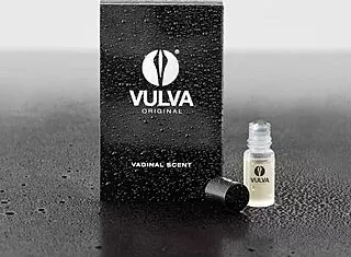 blonde teen bottles her squirting pussy juice to sell