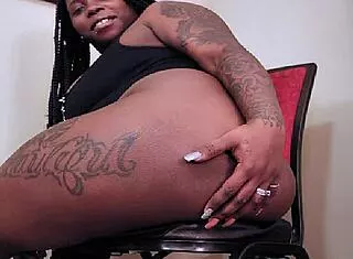 stepdaughter's huge fat ass shakes seductively