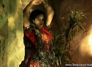 exotic indian princess shakes her curves solo?