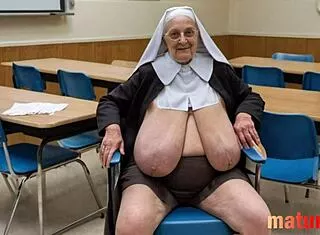 busty saggy granny gilf dreams come true with huge boobs 😍🍒