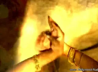 exotic indian princess shakes her curves solo?