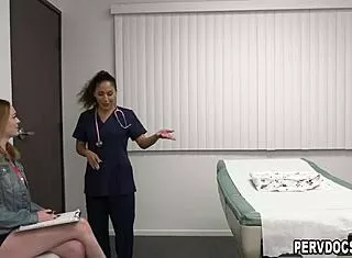 Horny samantha reigns fingered by jay crew liv revamped exam