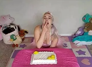 i'm your abdl cake sitting princess ready to smother