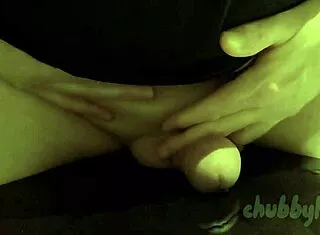 i'm chubbykaot peeing and cumming hard on gym sink closeup exhibitionist style