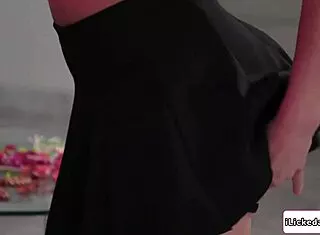 Wanna see my lesbian bffs finger lick me till i squirt hard?