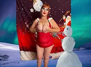 Granny Carmen Claus Loves Deepthroating Elf Cock!