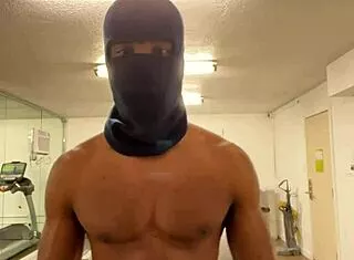 flex those biceps to lift ladies mid fuck 💪😏