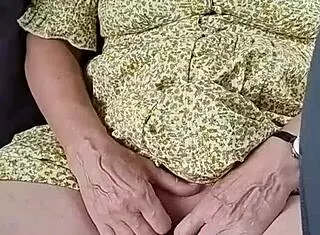 omg my dirty slut wanks hard in car...
