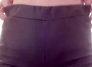 wedden dat ik je tot de grond kana krijgen met mijn huge tits 😏