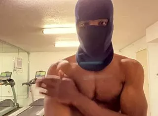 flex those biceps to lift ladies mid fuck 💪😏