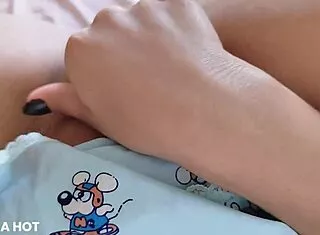 Woke up horny fingering my wet pussy till i cum hard on homemade video.