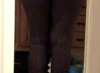 Voyeur Milf Wife Shakes Big Ass in Tight Leggings