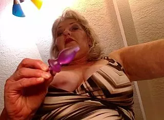 whoa dawnskye1962's giantess ass turns tiny guy into buttplug by accident update 5