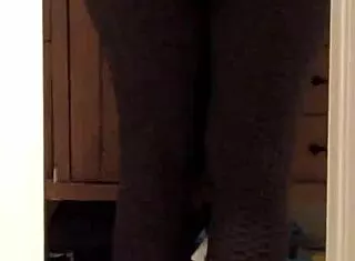 Voyeur Milf Wife Shakes Big Ass in Tight Leggings