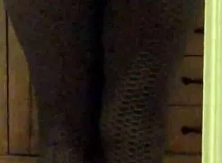 Voyeur Milf Wife Shakes Big Ass in Tight Leggings