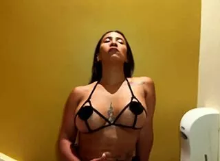 Hot Milf Leyne Rodriguez Fingers Herself Feeling Every Juicy Wave