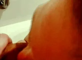 suckin' this dick straight outta the shower!! 👅💦