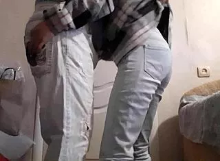 hey married lesbians wanna secretly fuck while husbands watch football?