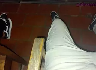 mi mejor amiga se traga toda mi pija en el balcon... un vecino casi nos ve alisongonzalez26