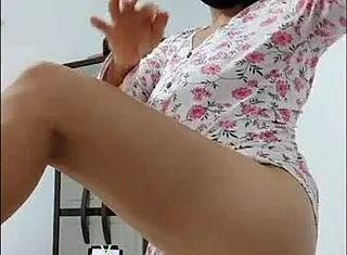 Milf's Huge Curvy Ass And Big Nipples Shake Seductively In Lingerie Dance