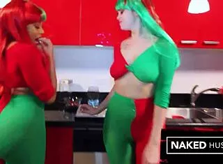 Thick Latina Katie Cummings Big Booty Elf Sucks Santa