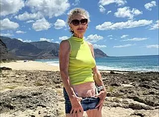 Beach photoshoot delayed by wife's eager car blowjob on hubby's mature cock