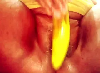i'm indian housewife stuffin wet pussy with huge veggie deep n moanin cum!!